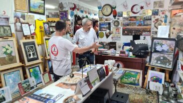 Prof.Dr.İlyas Gökhan, Afşin Müzesini gezdi.