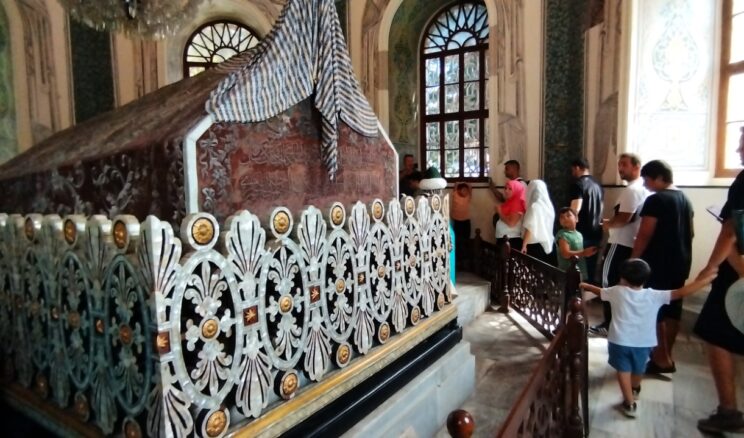 Osmanlı Devleti’nin kurucusu Osman Gazi’nin türbesini ziyaret ettik.