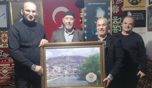 Bağcılar Kahramanmaraşlılar Derneğinden Kaymakam Sarıdoğan’a Anlamlı hediye!