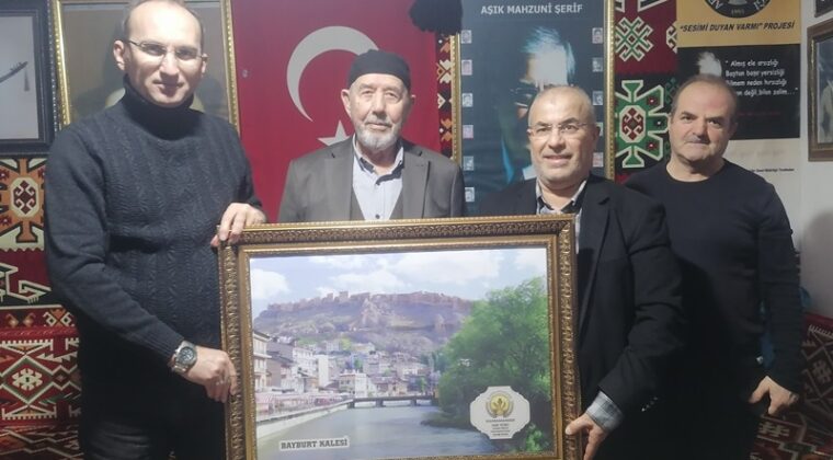 Bağcılar Kahramanmaraşlılar Derneğinden Kaymakam Sarıdoğan’a Anlamlı hediye!