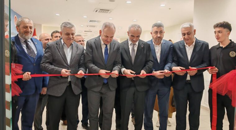 Gaziosmanpaşa’da “20 Ayet 20 Hadis” Yarışması Heyecanı yaşandı.